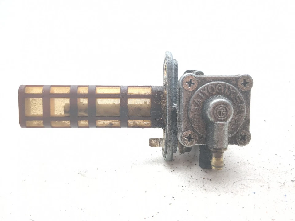 86-06 Kawasaki Concours ZG1000 Petcock Gas Combustible Apagado B Foto 3 de 4