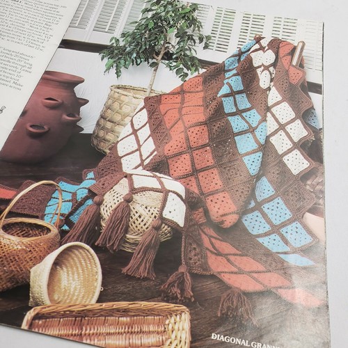 Leisure Arts Afghan Leaflet Booklet Coats and Clarks Patterns Lot of 2 Crochet - Picture 6 of 8