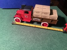 Ertl,Budweiser Die Cast Bank,1931 Hawkeye Delivery Truck