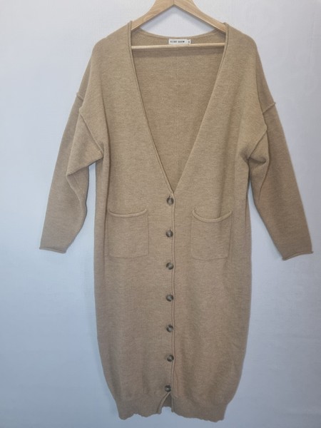 SLIDE SHOW Long Knit Cardigan Sz 6 Tan/Camel Warm Comfortable Button up Pockets