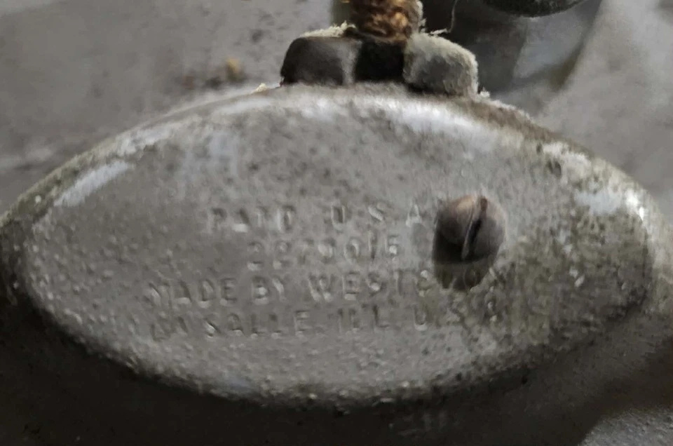 Velocímetro Ford Super Deluxe 1947-1948 original - cupé, sedán y convertible Foto 3 de 3