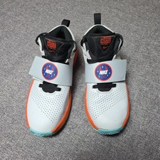 Nike Grade School Team Hustle D 8 SD Basketball Shoes AR0263-001 Boys Size 5Y