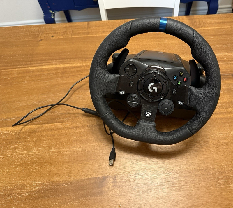 Logitech G923 Wheel and Pedals with G Driving Force Shifter