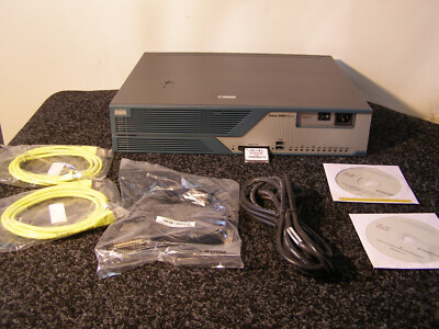 Cisco 3825 - Security Bundle  Services Network Router mit Zubehör