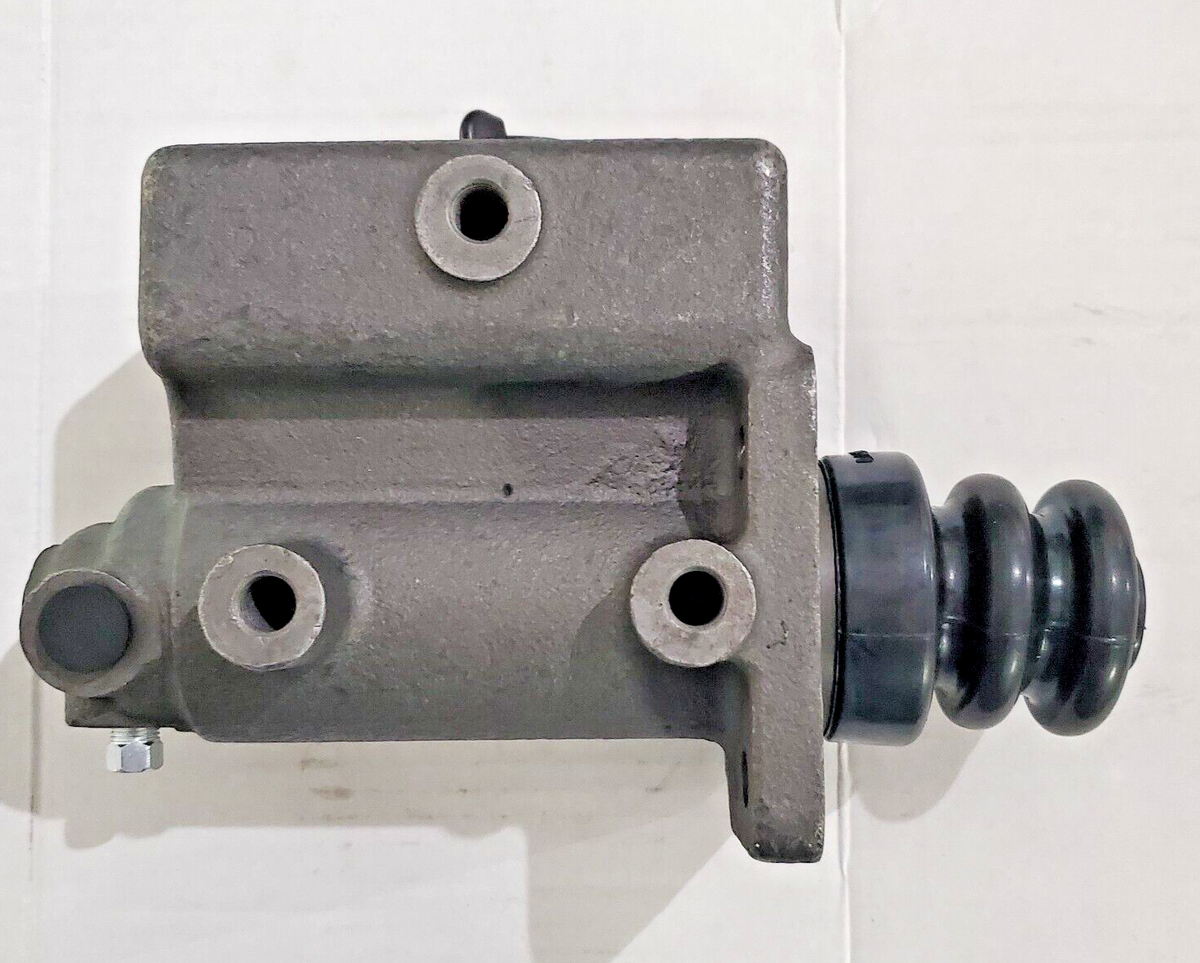 WAGNER CASTING FE777, LL220-12, 54837A, B285, 1.75 IN. BORE MASTER