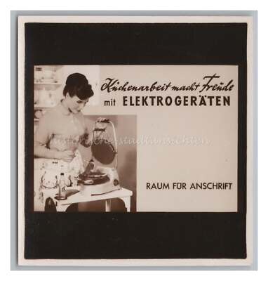 Küchenarbeit mit Elektrogeräten - DEWAG DDR Werbung - Altes Foto
