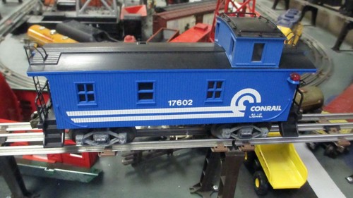 NIB, Lionel, 17602, Conrail Wood-Sided Standard O Caboose - Picture 4 of 9