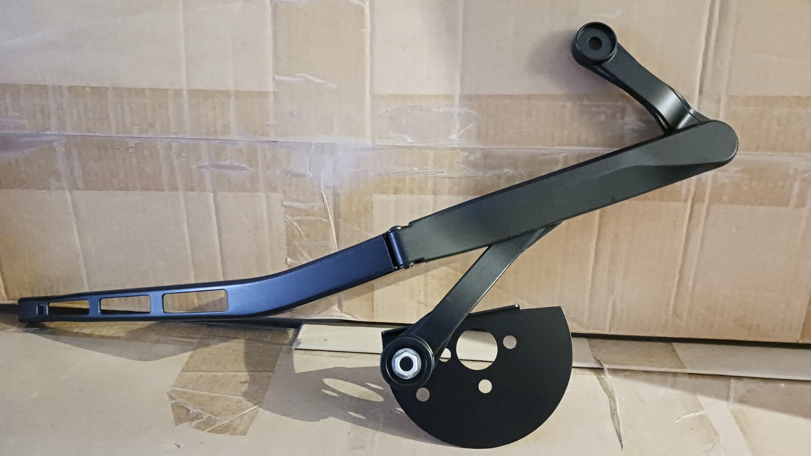 Aston Martin Arm Assembly wiper, RHS, LHD - CG4317526CA