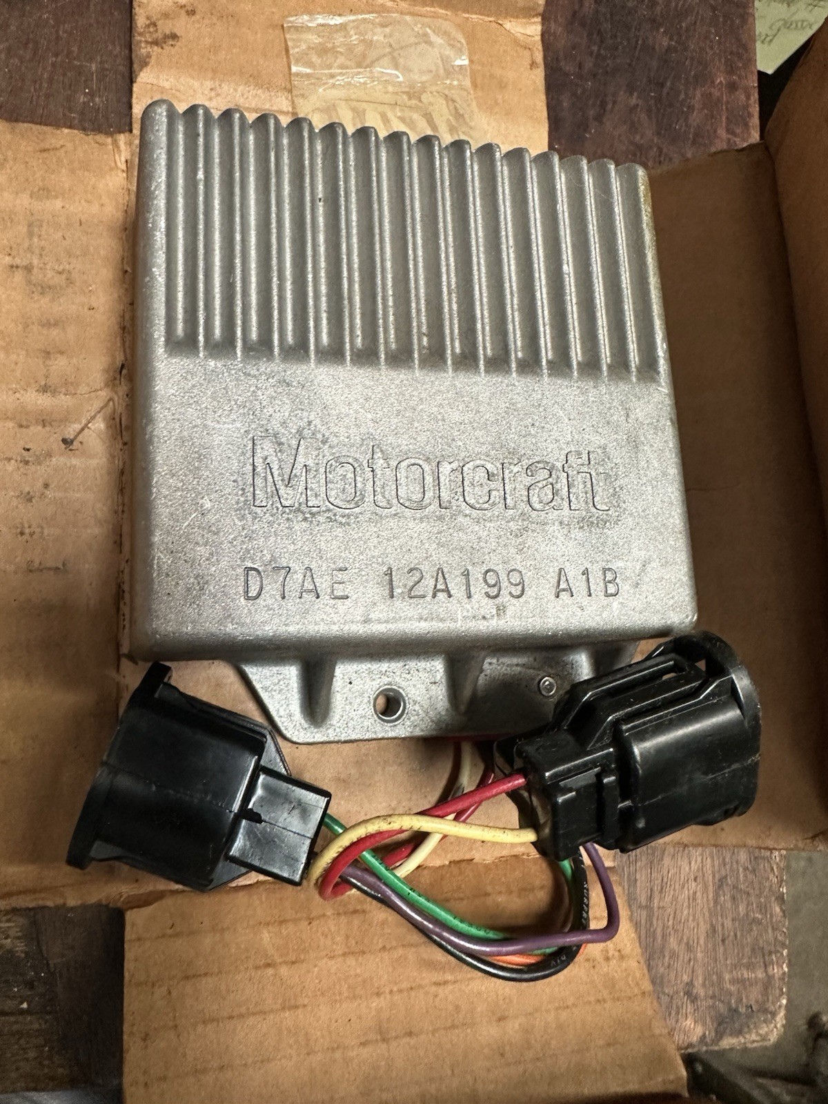 NOS 1977 1979 FORD Red Plug IGNITION MODULE DURASPARK D7AZ 12A199 A DY 204