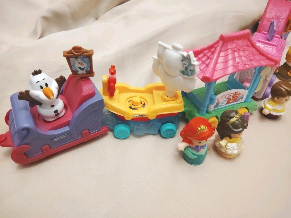 Little People Floats Elana Olaf 14 Peice Lot 6 Floats RARE +Xtras - Image 4 of 4