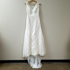 David's Bridal Ivory Wedding Dress #T9612 Size 6 Trumpet V-Neck Beaded Lace