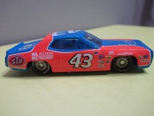 RACING CHAMPIONS RICHARD PETTY 1972 STP WINSTON CUP CHAMPIONSHIP DODGE 1/64 CAR