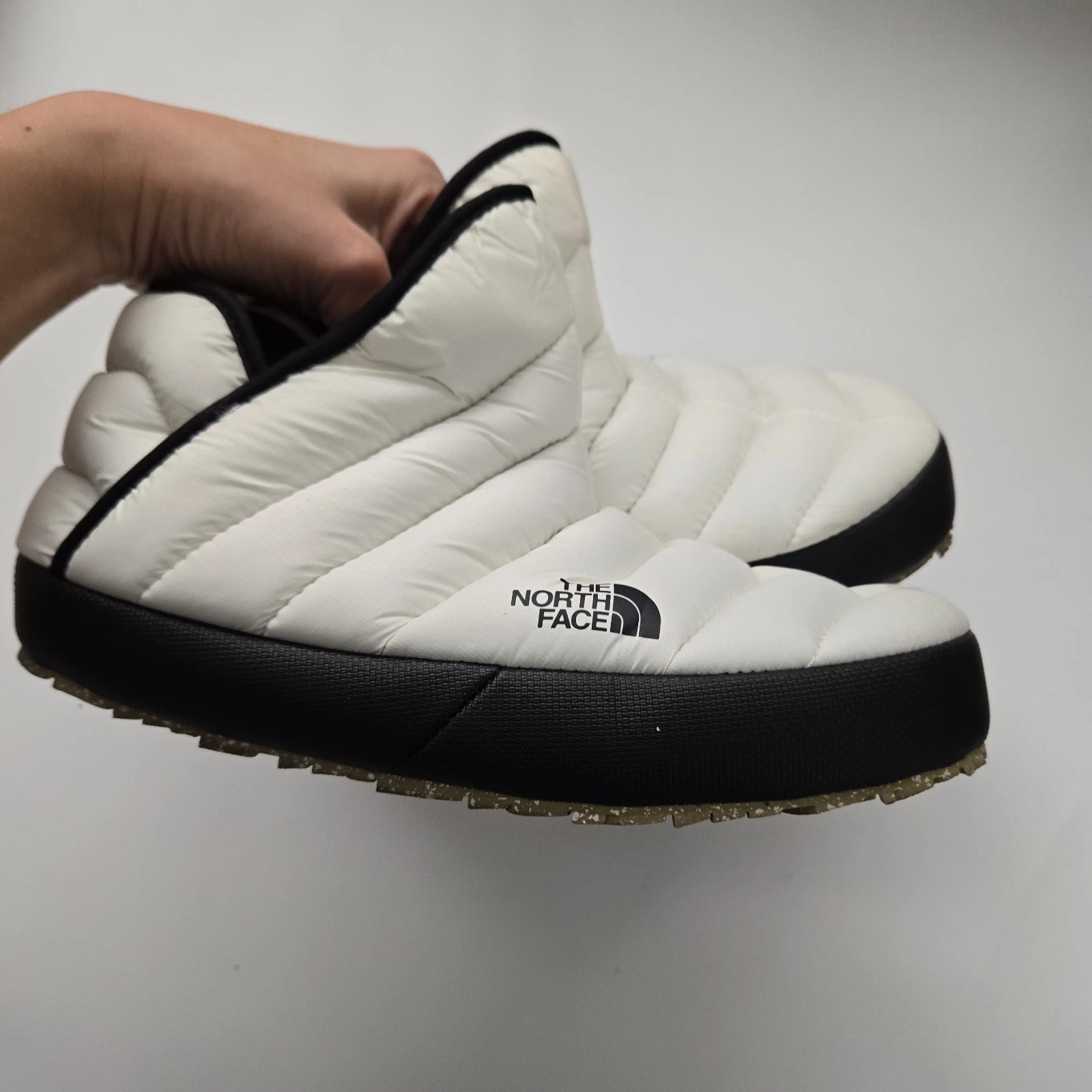 THE NORTH FACE 7 Thermoball White Black Puffer Slipper Traction Boots Women Camp