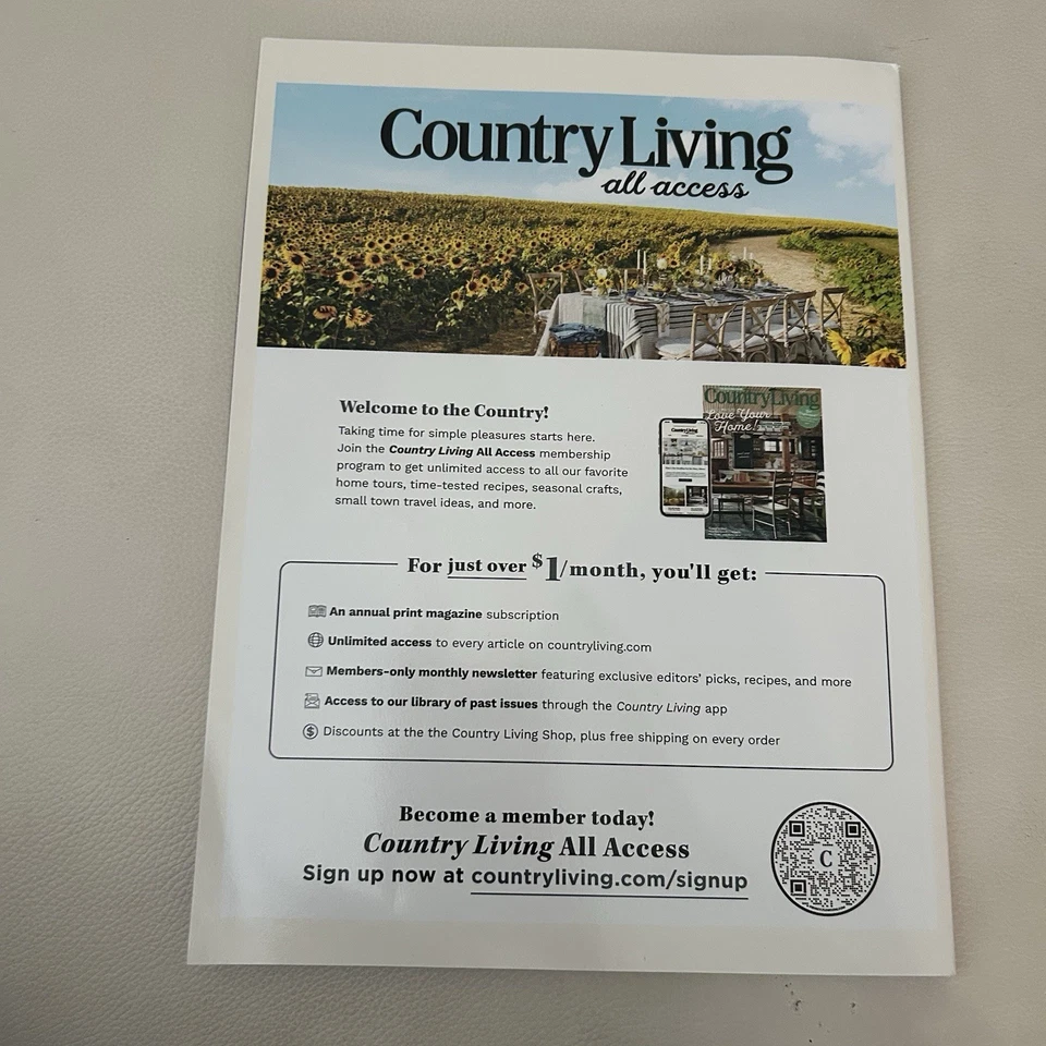 COUNTRY LIVING MAGAZINE HALLOWEEN SPECTACULAR 2025 Spooky Ideas Cute Creepy Foto 2 de 2