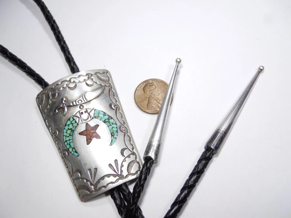 CORBATA BOLO TURQUESA INCRUSTACIÓN NAVAJO SHRINERS MASÓNICOS HECHA A MANO PLATA DE LEY 925. Foto 2 de 4