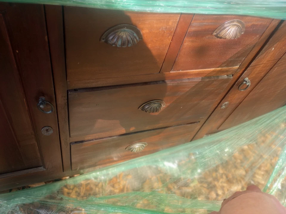 Cajonera antigua de caoba de principios del siglo XIX con cerradura y llave Foto 4 de 4