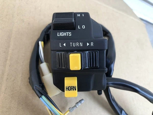 Interruptor de manillar izquierdo genuino Suzuki TS125 nuevo sin usar nuevo en stock Foto 2 de 4