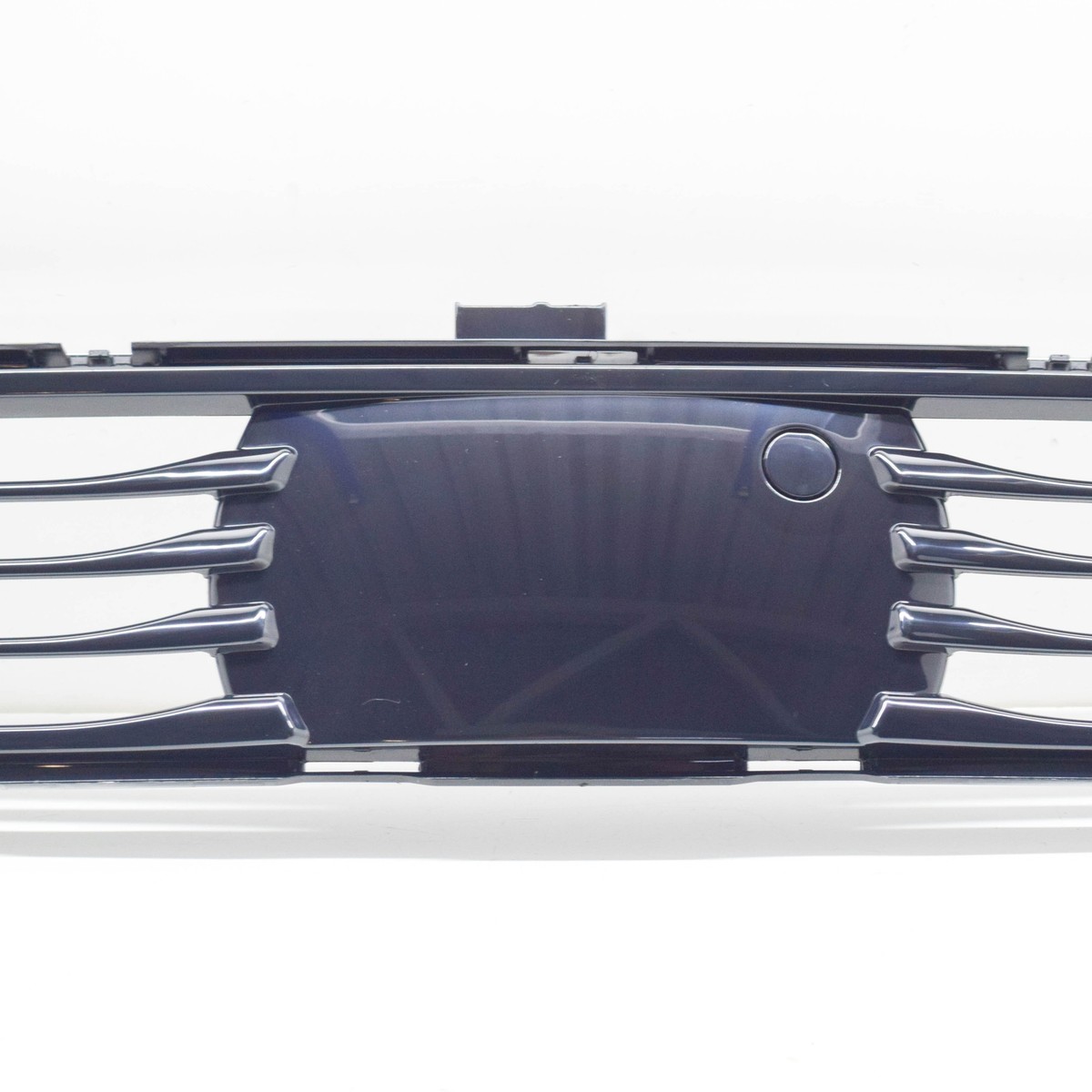 BMW 7 G11, G12 FRONT BUMPER CENTER GRILL 7486831 51117486831