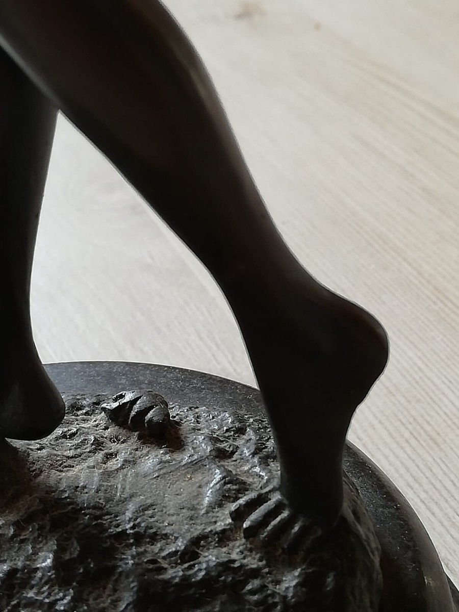 Buste De Jeune Fille En Bronze Signé Césaro - Sculpture XXème Siècle - État Impeccable