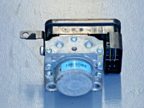 ORIGINAL TRIUMPH STREET TRIPLE 675 & R 2013-16 ABS PUMPE MODULATOR
