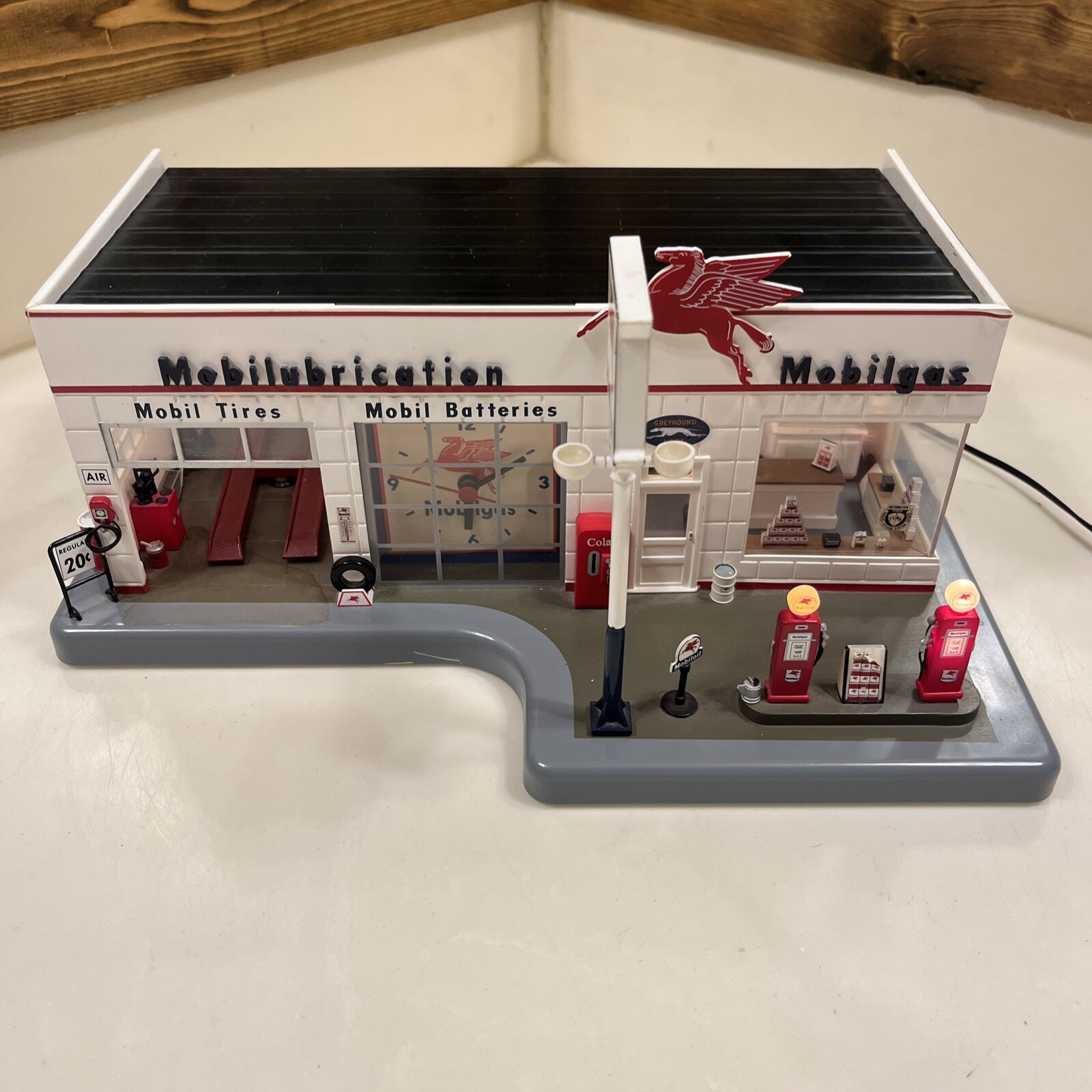 Danbury Mint Lighted Mobil Gas & Service Station w/ Power Adapter eBay