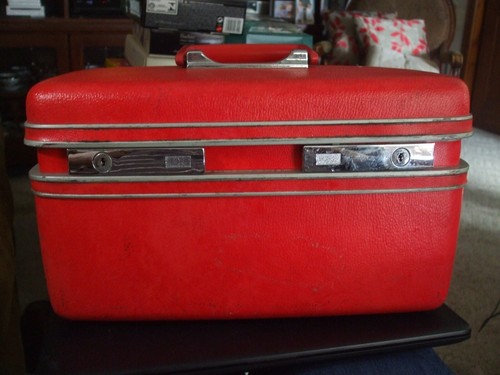 Vintage Sears Courier by Samsonite Red 