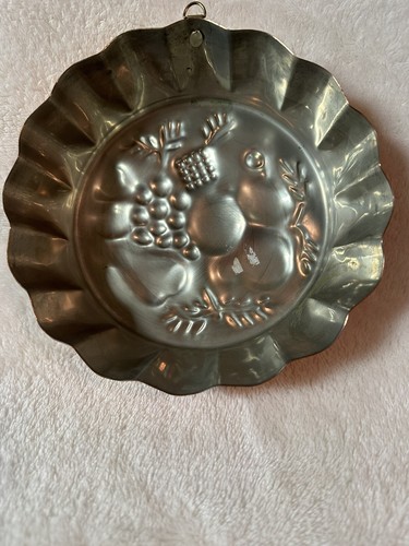Copper Mold Embossed Fruit Fluted Edge 7.38" Wide Wall Hanging - Picture 4 of 12