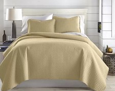 Southshore Fine Linens Oversized Lightweight 3-Pc. Quilt Set, King/Cal King Gold