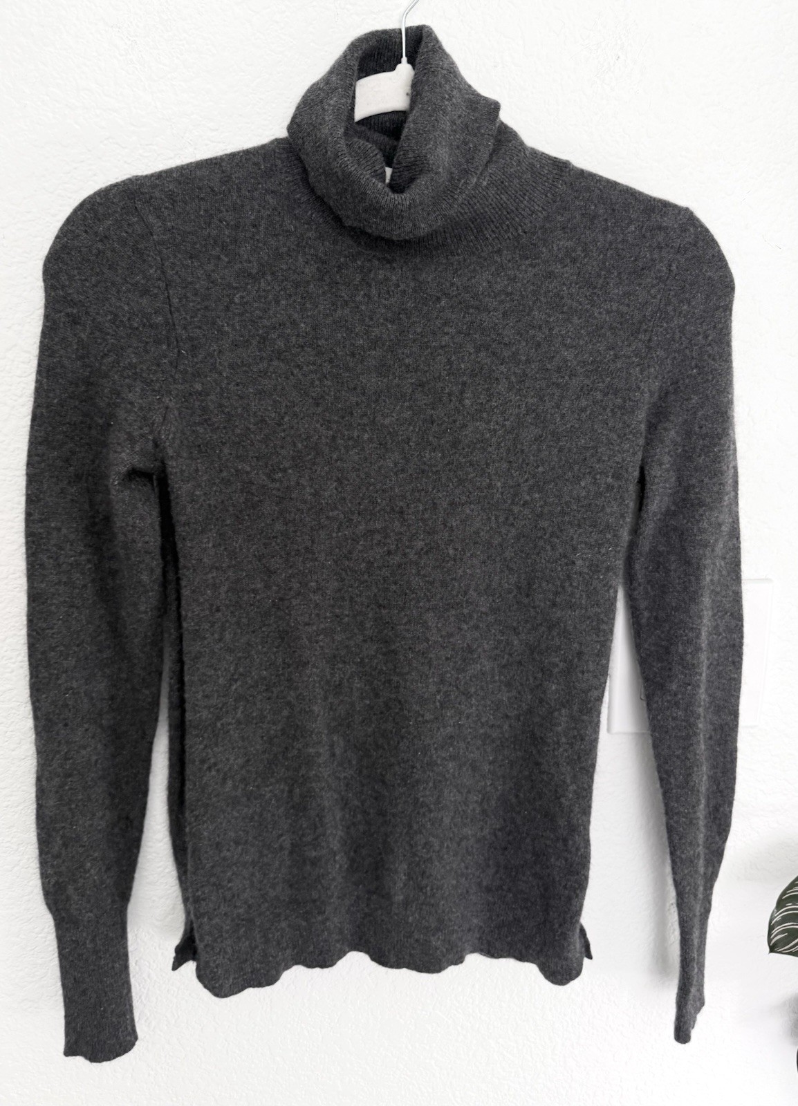 White + Warren Essential Cashmere Basic Turtle Ne… - image 1