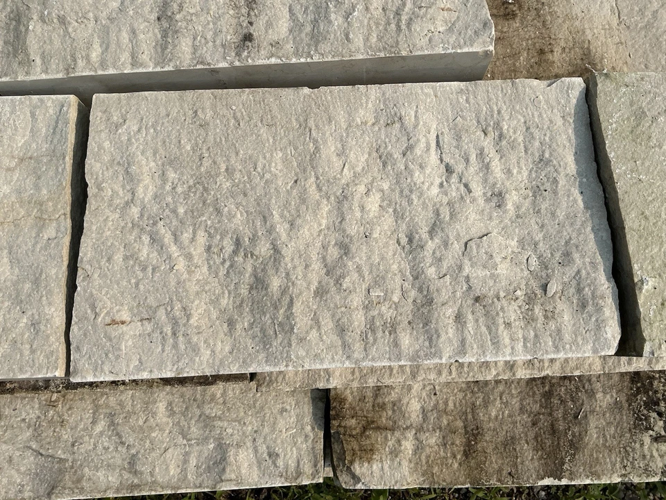 Limestone Pallets -SMOOTH FACE -SPLIT FACE VARIOUS SIZES - Image 2 of 4