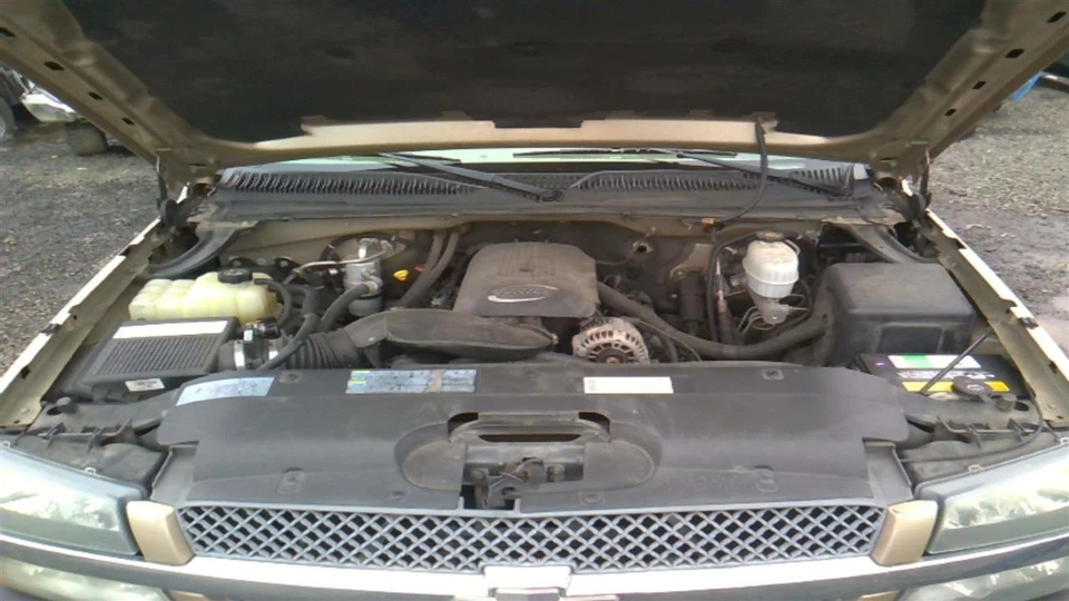 Manija de puerta exterior delantera derecha usada se adapta a: camioneta Chevrolet Silverado 2500 2004 Foto 2 de 4