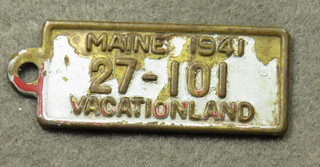 MAINE 1941 MINIATURE ADVERTISING LICENSE PLATE VACATIONLAND GOODRICH KEY TAG