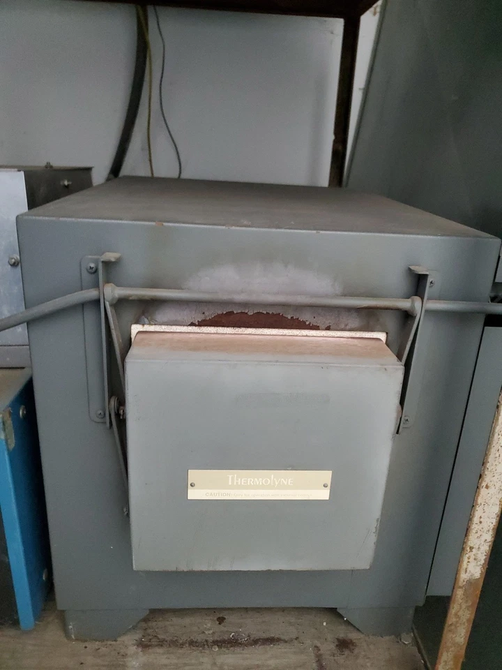 Horno Thermolyne Lab/Mufla/Caja Modelo FA 1630-1 (5,5L) con controlador Foto 2 de 4