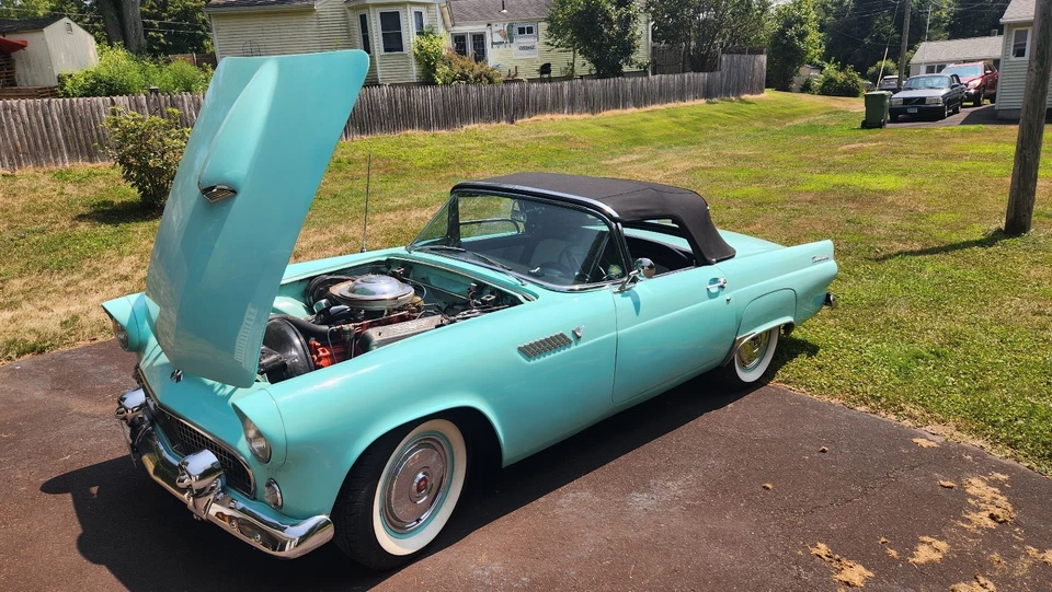 Ford Thunderbird 1955  Foto 3 de 4