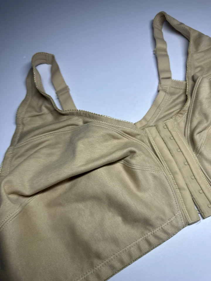 Sutiã Comfort Choice plus size algodão fechamento frontal sem fio bege florido 48B - Imagem 4 de 4