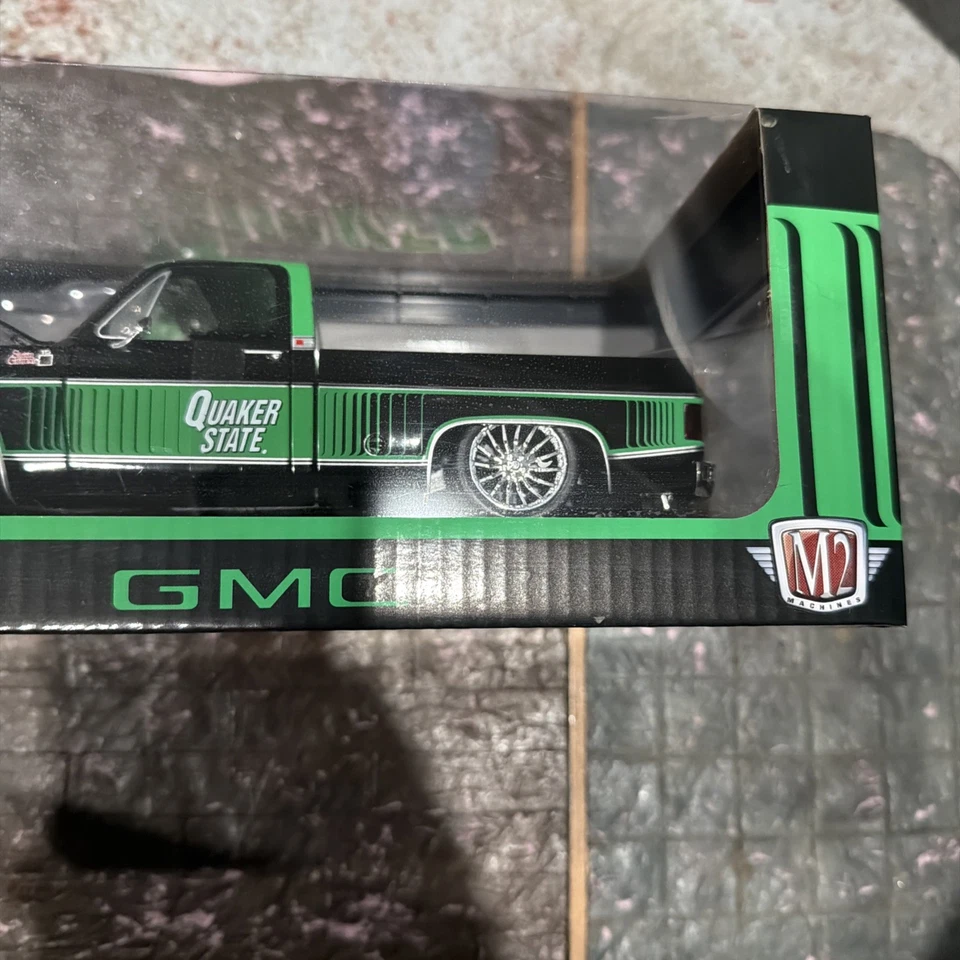 M2 Machines 1:24 1976 GMC Sierra Grande 15 Quaker State Green - Image 4 of 4