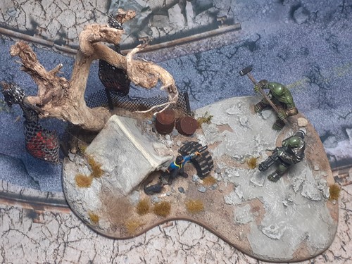 FALLOUT VAULT SURVIVOR & SUPER MUTANT CAMP MODEL DIORAMA DISPLAY -HANDMADE - Picture 5 of 11