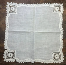 ANTIQUE LACE - HANDKERCHIEF lace border lace