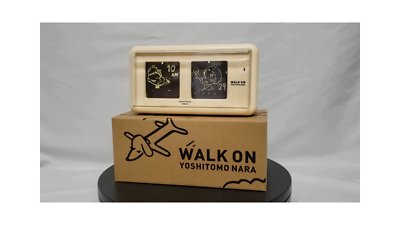 Horloge Flip TWEMCO Yoshitomo Nara – Walk On, Beige, Originale Japonaise