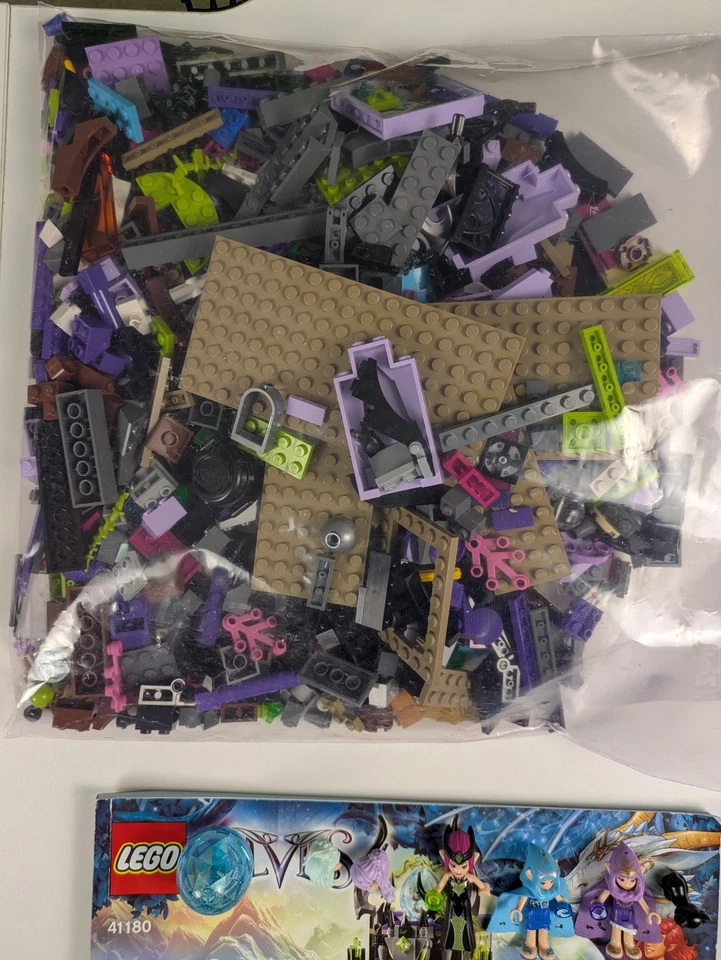 Lego Elves: Ragana's Magic Shadow Castle Set 41180 - con instrucciones Foto 2 de 4