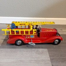 1930's MARX GIRARD PRESSED STEEL WINDUP FIRE TRUCK W/ CRANK LADDER  DRIVER RARE