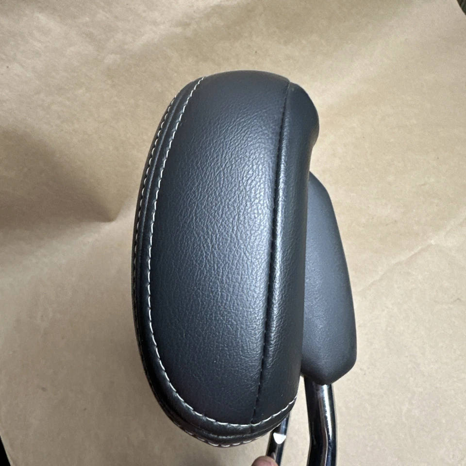 11-17 Jeep Patriot Brújula Asiento de pasajero delantero Reposacabezas activo 0179 Foto 3 de 4