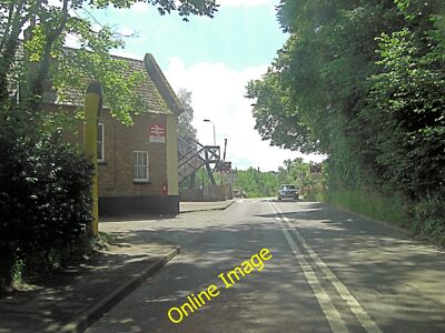 Foto 6x4 Milford Bahnübergang Godalming Die Straße heißt Station Lan c2014