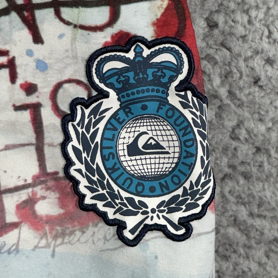 Pantalones cortos Quiksilver Foundation para hombre 32 especies en peligro de extinción Oceanus Morti Foto 2 de 4