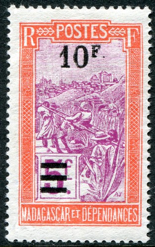 Timbres Colonies Madagascar N°209/13 - Neufs Avec Charnière - Série Complète