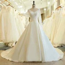 Elegant A-Line Wedding Dresses V-Neck Long Sleeved Lace Applique Bridal Gowns