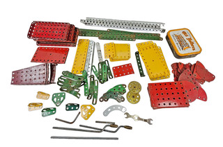 Meccano Instruction Manuals Book Models 2 & 5 Mixed Model Railways Items Unboxed