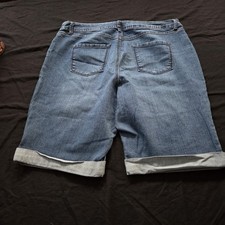 Avenue Denim Bermuda Shorts Womens 20 (38x11) Blue Denim Cuffed Stretch Casual