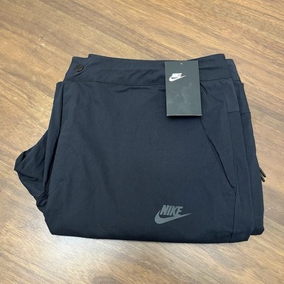 Nike Men s 38 Woven Tech Shorts Triple Black NSW 927925-010 Men s NWT