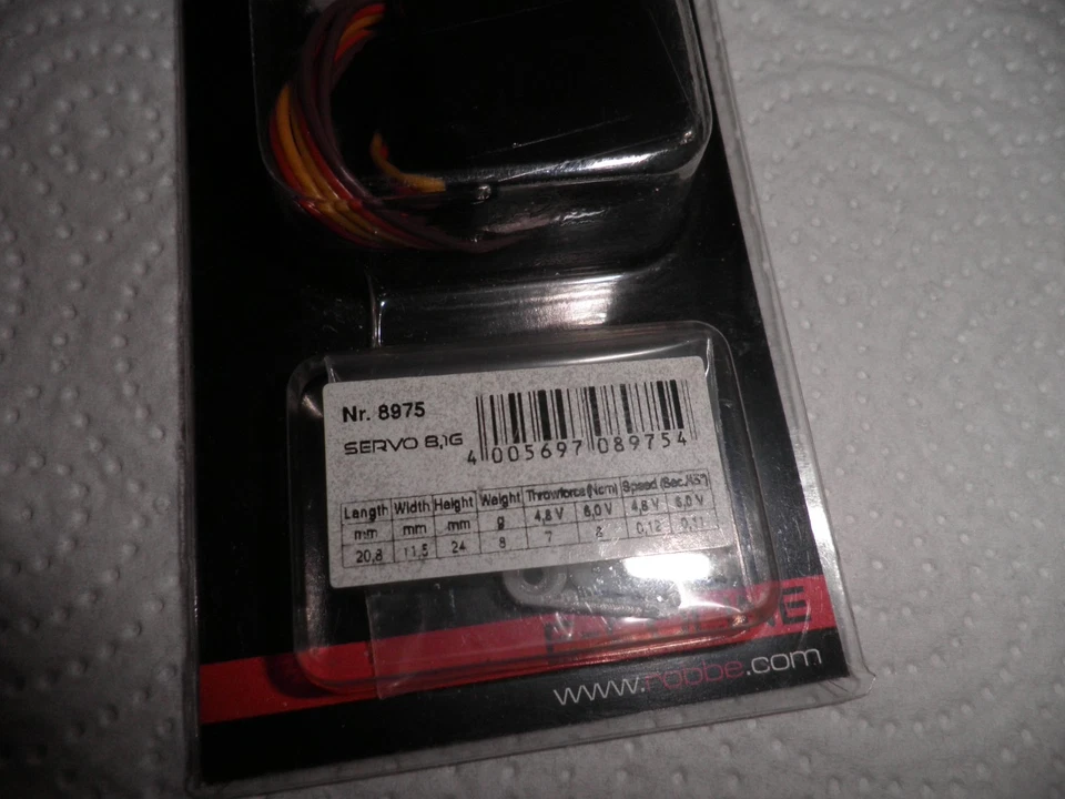 2X Robbe / Futaba Servo 8,1G - Bild 2 von 4